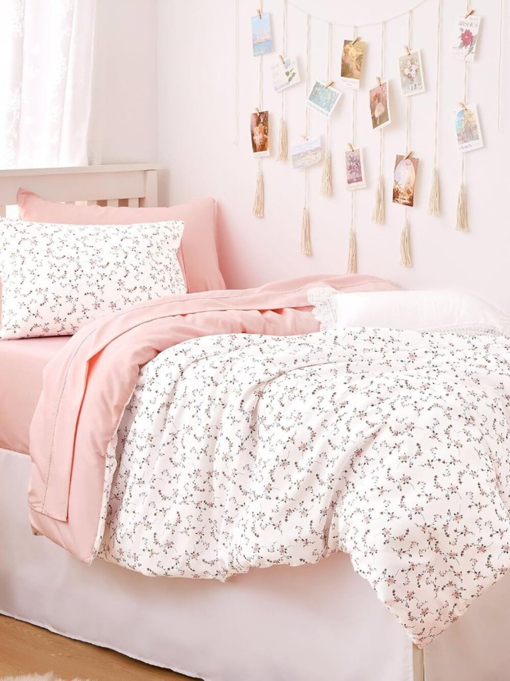 Floral Comforter Set, Coquette Cottagecore Aesthetic Cute Flower Pattern for Wom - Picture 5 of 8